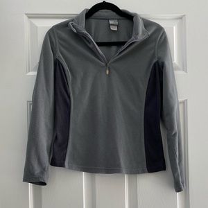 Pullover fleece active wear jacket. Gray. Size S.